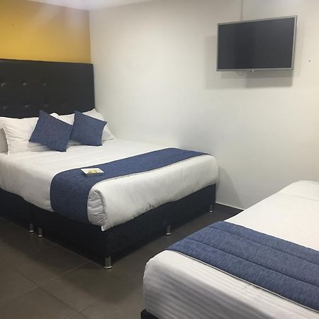 Hotel Aj Ferial Bogotá Exteriör bild
