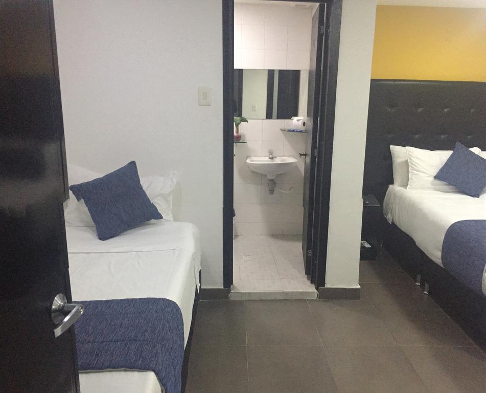 Hotel Aj Ferial Bogotá Exteriör bild