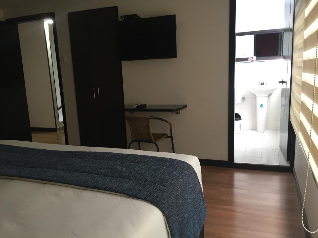 Hotel Aj Ferial Bogotá Exteriör bild