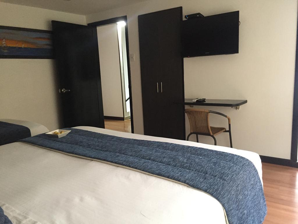 Hotel Aj Ferial Bogotá Exteriör bild
