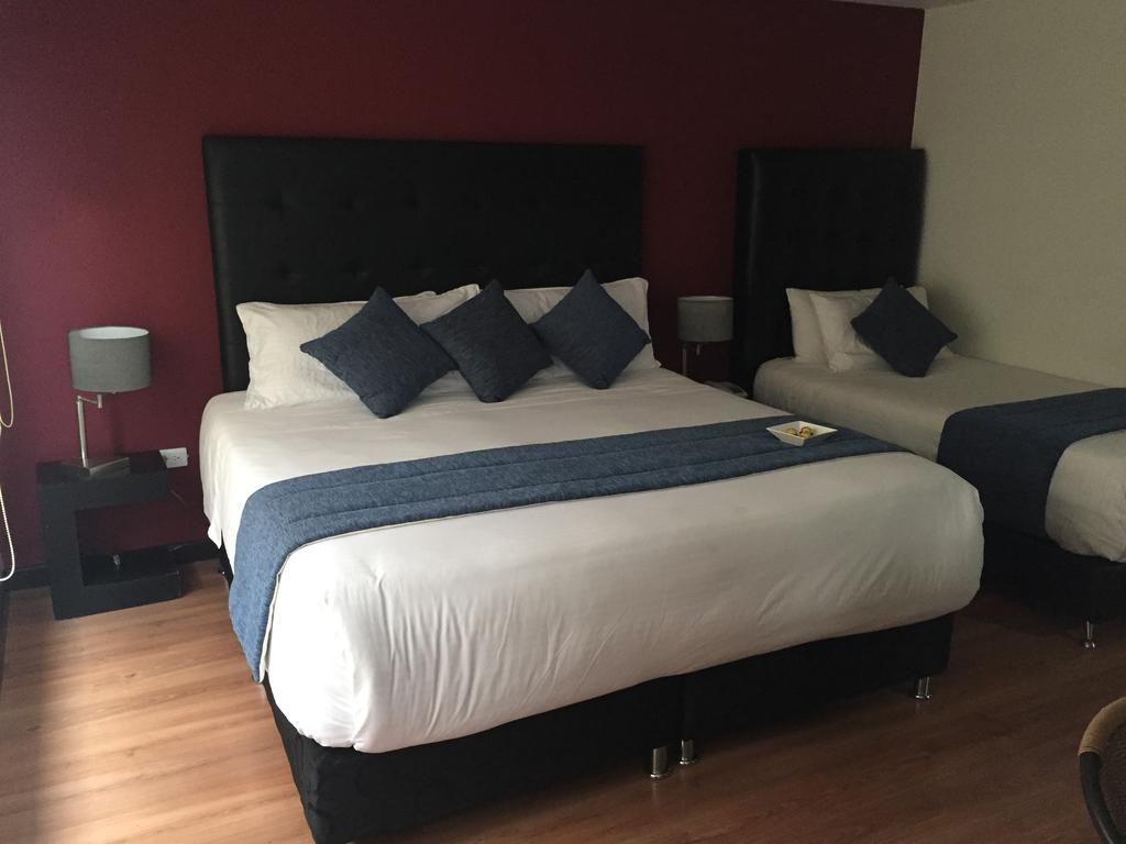 Hotel Aj Ferial Bogotá Exteriör bild