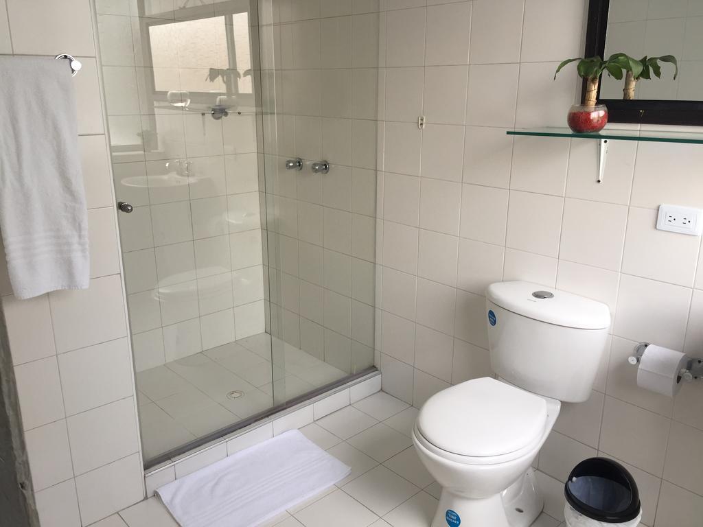 Hotel Aj Ferial Bogotá Exteriör bild