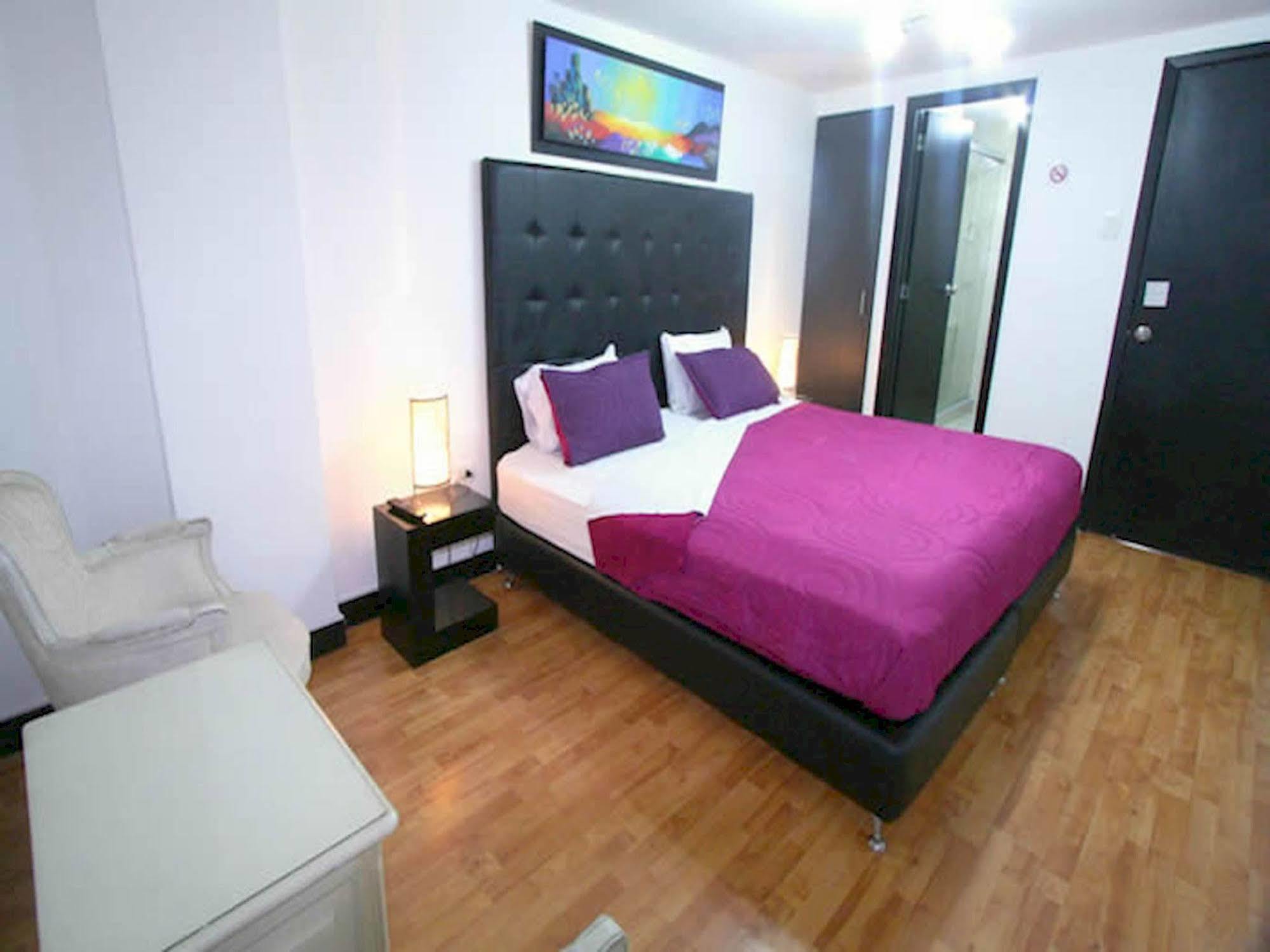 Hotel Aj Ferial Bogotá Exteriör bild